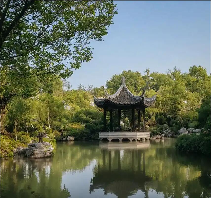 泸定县涟漪餐饮有限公司